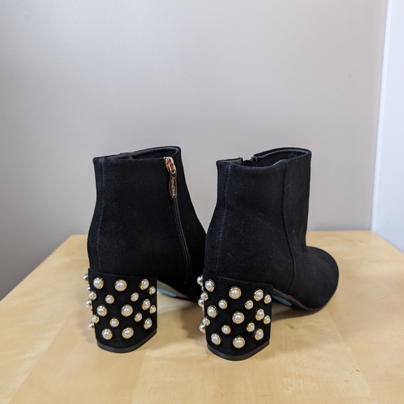 Aqua Diva Black Ankle Boots with Gold Zipper and Pearl  Studded Heel 7.5 - Picture 7 of 10